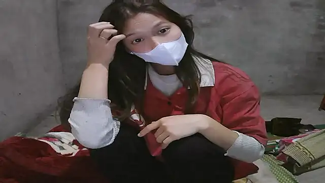 Snapshot of 2b-xx chatting on 02/13/26, 11:12 2b-xx online show from 02/13/26, 11:12