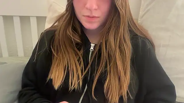 Lucyschickt online show from 02/15/26, 07:54