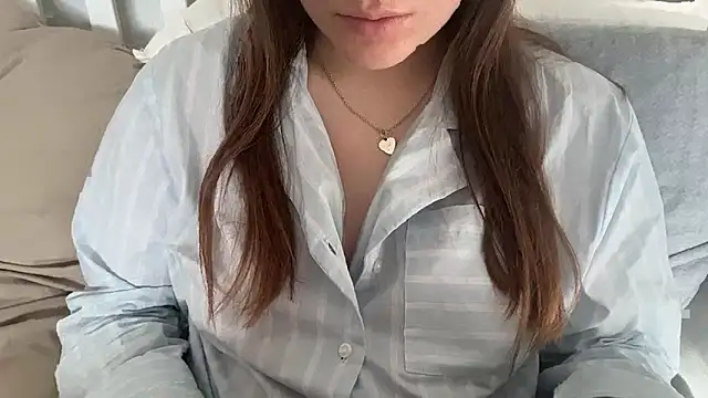 Lucyschickt online show from 04/06/26, 06:47