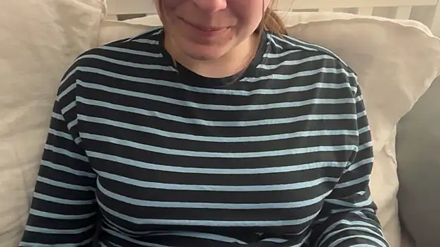 Lucyschickt online show from 04/12/26, 07:19