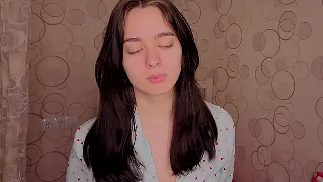 Snapshot of GinnyKittle chatting on 02/10/26, 06:01 GinnyKittle online show from 02/10/26, 06:01