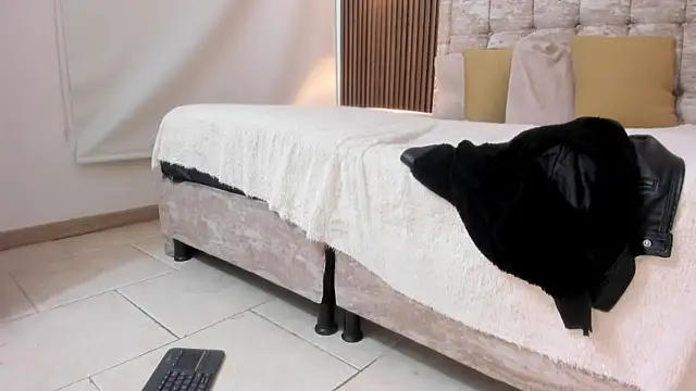 Snapshot of Lia_Nova chatting on 02/22/26, 01:18 Lia Nova online show from 02/22/26, 01:18