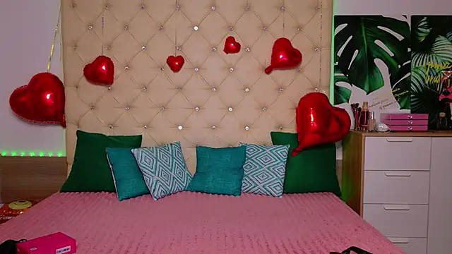 Snapshot of AwaMax chatting on 02/19/26, 05:58 AwaMax online show from 02/19/26, 05:58