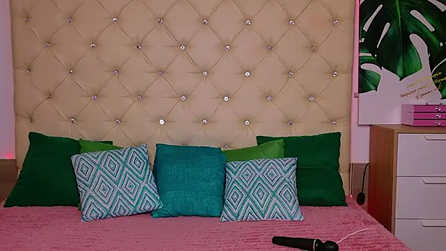 AwaMax online show from 03/19/26, 06:06