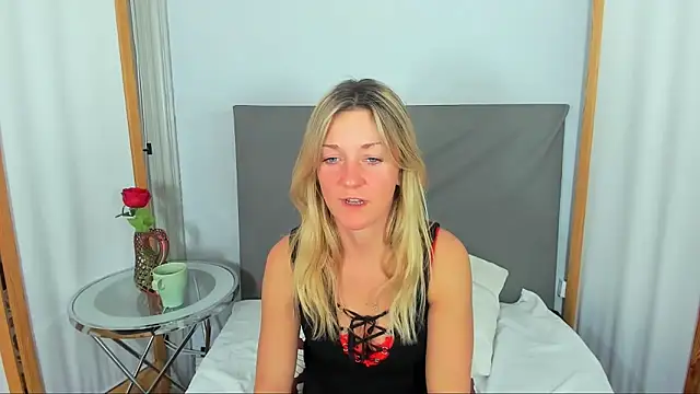 Snapshot of MileyXStar chatting on 02/23/26, 09:34 MileyXStar online show from 02/23/26, 09:34