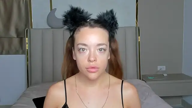 Snapshot of stellaa_quenn chatting on 02/11/26, 12:15 stellaa quenn online show from 02/11/26, 12:15