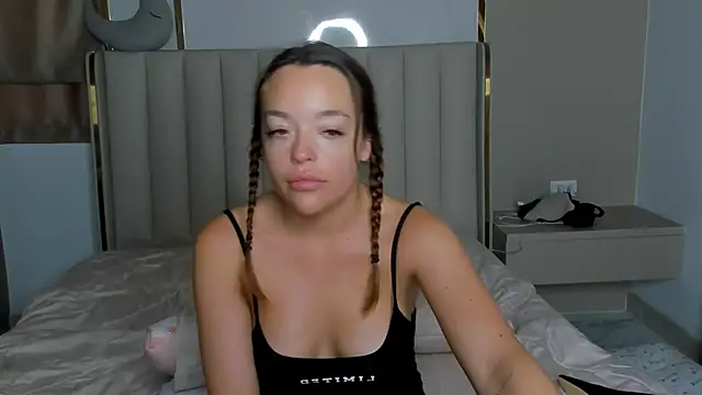 stellaa quenn online show from 03/30/26, 12:11