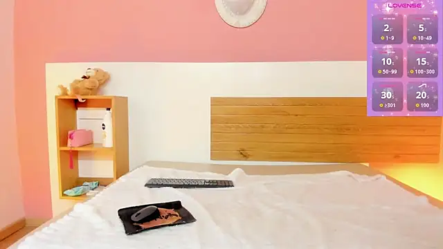 ValeryBellotti online show from 04/17/26, 11:24