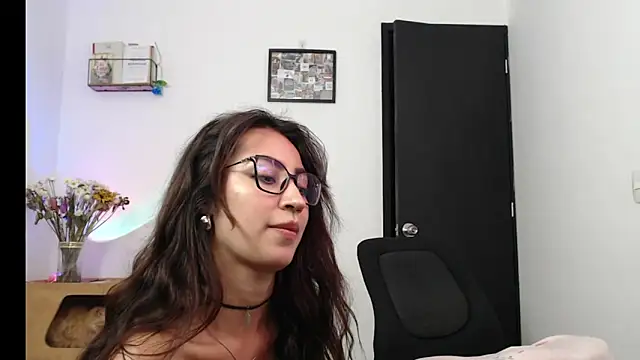 elizabethruss1 online show from 03/07/26, 01:24