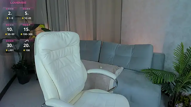 Snapshot of Monika_Martinezz chatting on 05/23/26, 04:07 Monika Martinezz online show from 05/23/26, 04:07