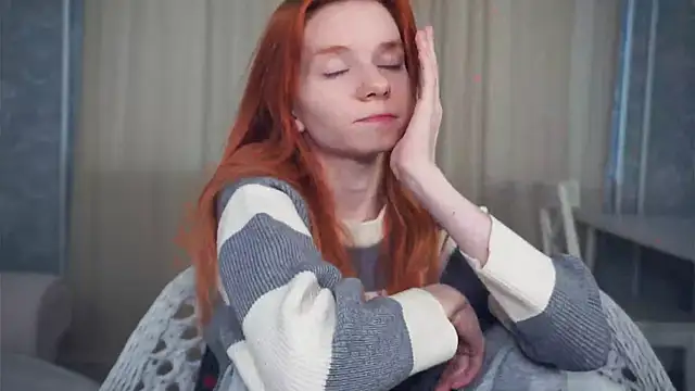 Snapshot of TarynPalek chatting on 02/18/26, 06:42 TarynPalek online show from 02/18/26, 06:42