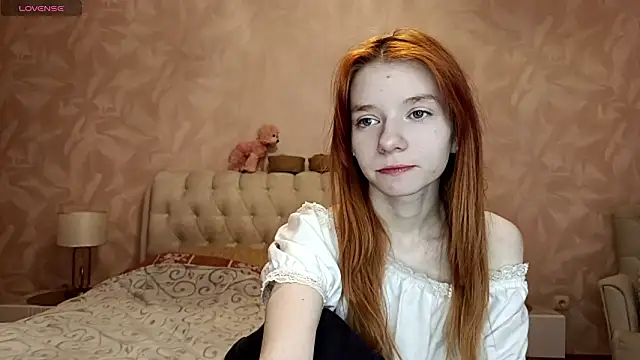 Snapshot of TarynPalek chatting on 02/25/26, 06:23 TarynPalek online show from 02/25/26, 06:23