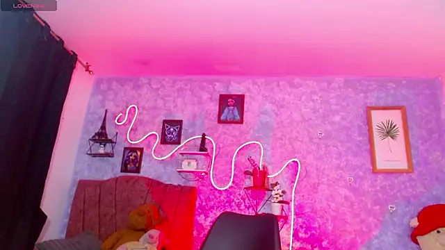 Snapshot of Everlin__Hot_ chatting on 03/02/26, 10:44 Everlin Hot online show from 03/02/26, 10:44