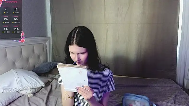 Glow hollow online show from 02/22/26, 04:02