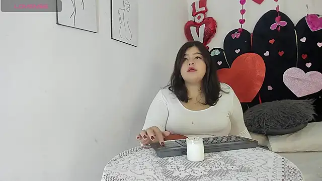 Snapshot of dahlialee chatting on 02/14/26, 11:40 dahlialee online show from 02/14/26, 11:40