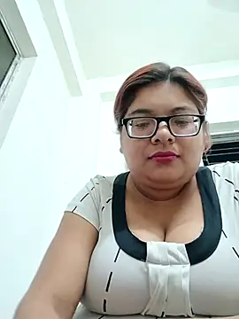 Elie Hallway online show from 04/07/26, 06:30