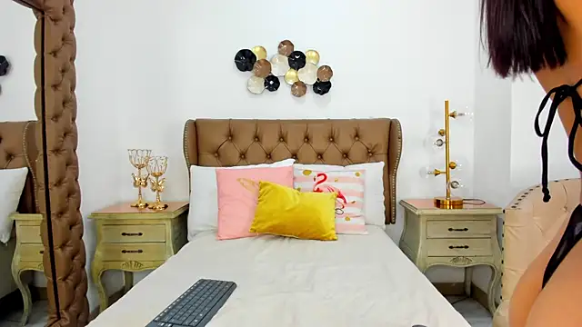 maria 09  online show from 04/14/26, 03:01