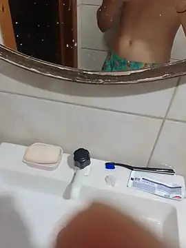 Snapshot of ONixCris chatting on 03/02/26, 02:47 ONixCris online show from 03/02/26, 02:47