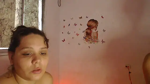Snapshot of colombianitasxxx chatting on 06/06/26, 04:23 colombianitasxxx online show from 06/06/26, 04:23