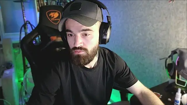 Snapshot of _Mostly_ chatting on 05/27/26, 09:23 Mostly online show from 05/27/26, 09:23
