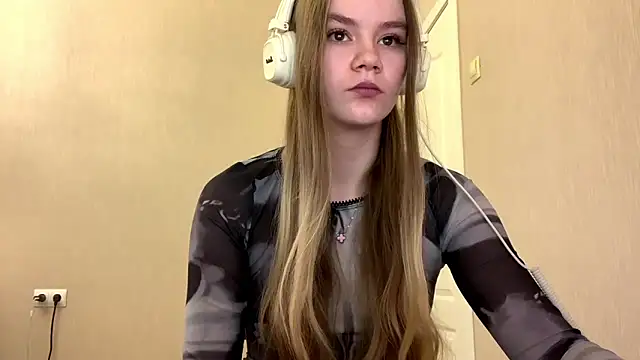 Snapshot of AgnesShy_ chatting on 03/03/26, 08:09 AgnesShy online show from 03/03/26, 08:09