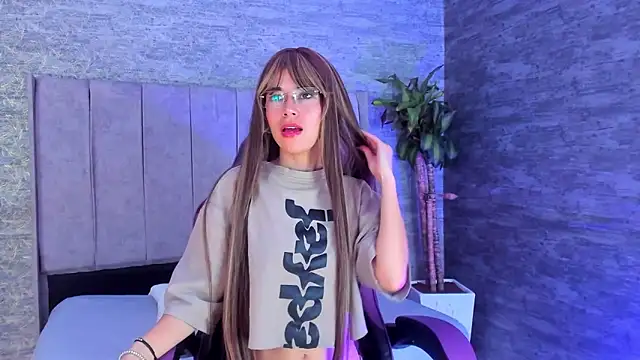 IsabellaRossi  online show from 02/02/26, 12:15