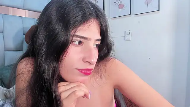 Snapshot of tatianacrow chatting on 06/03/26, 12:08 tatianacrow online show from 06/03/26, 12:08