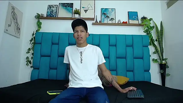 Stephen Angel online show from 02/02/26, 07:12