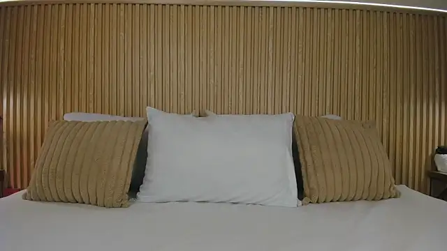 Yalezka  online show from 07/18/26, 04:05