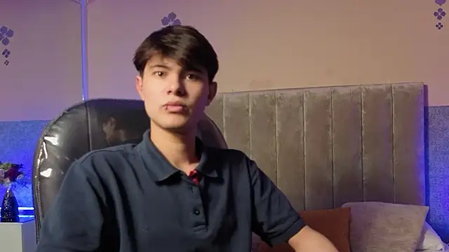 Snapshot of Derek_Sinn chatting on 02/28/26, 07:48 Derek Sinn online show from 02/28/26, 07:48