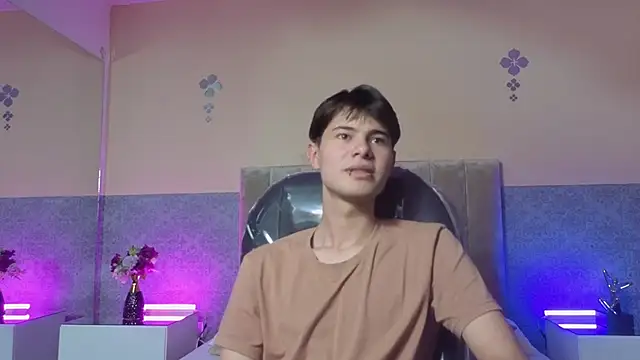 Snapshot of Derek_Sinn chatting on 03/02/26, 08:15 Derek Sinn online show from 03/02/26, 08:15