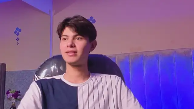 Snapshot of Derek_Sinn chatting on 03/03/26, 07:53 Derek Sinn online show from 03/03/26, 07:53