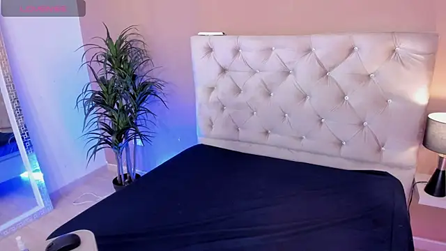 Valenvega  online show from 04/18/26, 12:42