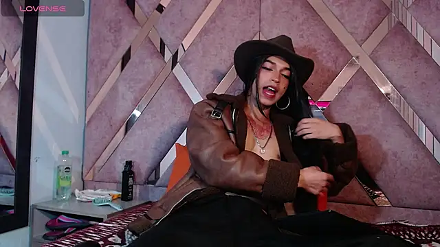 Snapshot of MeghanQueen__ chatting on 02/25/26, 05:17 MeghanQueen online show from 02/25/26, 05:17