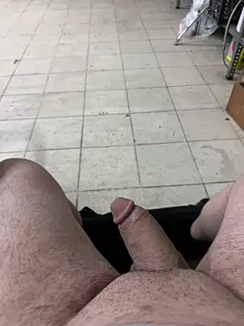 Snapshot of Can3438q chatting on 02/03/26, 05:29 Can3438q online show from 02/03/26, 05:29