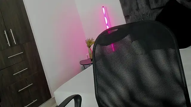 Snapshot of Malory_Saenzz chatting on 02/24/26, 01:20 Malory Saenzz online show from 02/24/26, 01:20