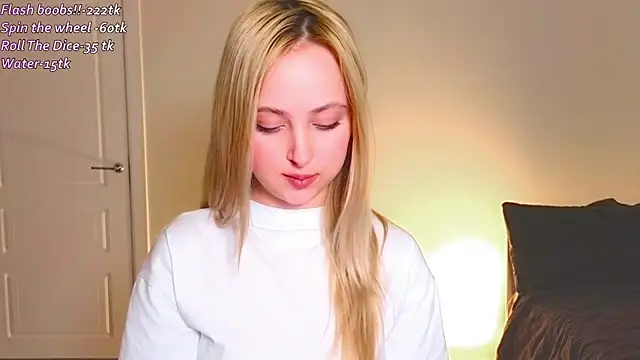 Snapshot of xloex chatting on 02/03/26, 12:32 xloex online show from 02/03/26, 12:32