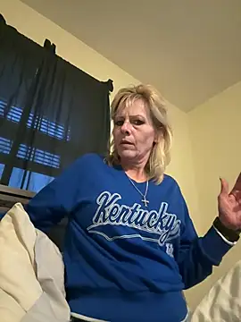 Snapshot of FireAfterDark chatting on 03/03/26, 11:43 FireAfterDark online show from 03/03/26, 11:43