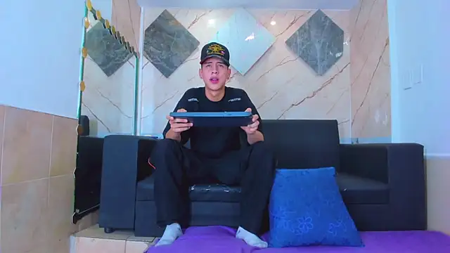 Dominic 26 online show from 02/11/26, 08:36