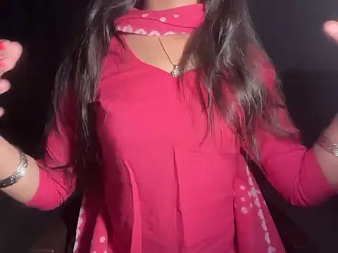 Snapshot of Simran_kaurr chatting on 04/17/26, 06:49 Simran kaurr online show from 04/17/26, 06:49