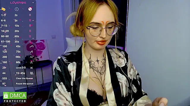 AdeLuna online show from 06/03/26, 09:09