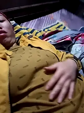 Snapshot of hot-luna- chatting on 02/06/26, 07:50 hot-luna- online show from 02/06/26, 07:50