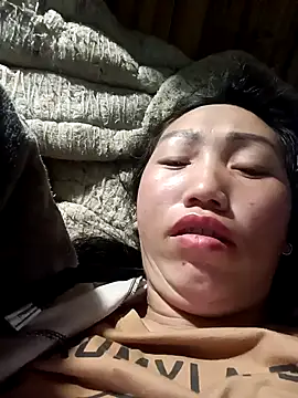 Snapshot of hot-luna- chatting on 02/15/26, 10:17 hot-luna- online show from 02/15/26, 10:17