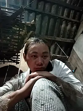 Snapshot of Bella-222 chatting on 02/11/26, 12:04 Bella-222 online show from 02/11/26, 12:04