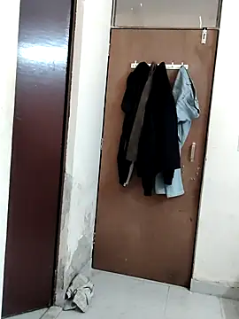 Snapshot of simran_sharma01 chatting on 02/27/26, 06:24 simran sharma01 online show from 02/27/26, 06:24