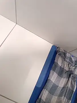 Snapshot of TropBig chatting on 02/05/26, 04:44 TropBig online show from 02/05/26, 04:44