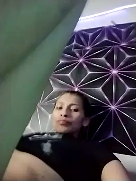 amairany27 online show from 04/04/26, 03:49