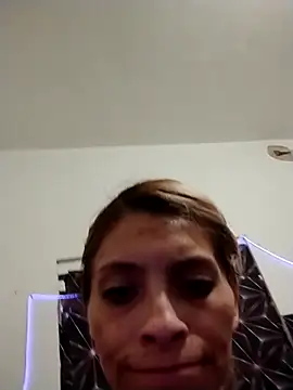 amairany27 online show from 04/25/26, 12:02