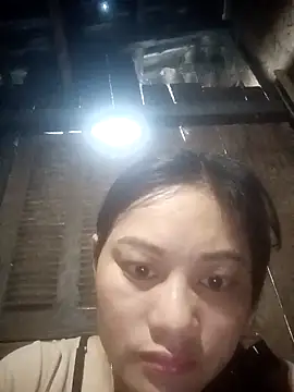Snapshot of Momo-biki chatting on 05/26/26, 10:50 Momo-biki online show from 05/26/26, 10:50