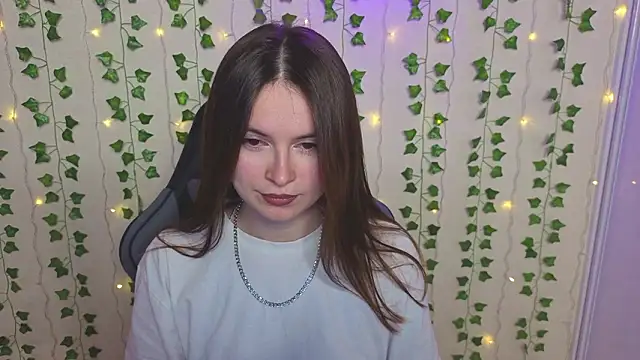 Snapshot of AliceIMonta chatting on 02/27/26, 04:18 AliceIMonta online show from 02/27/26, 04:18